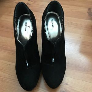 Black stiletto shoe booties